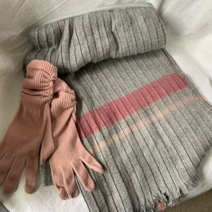 Matching gloves and scarf set